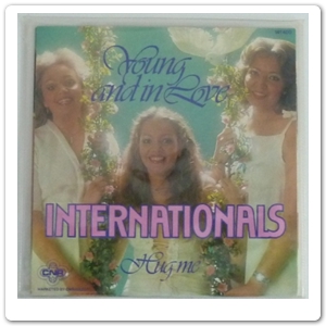 THE INTERNATIONALS - Young and in love - 1977